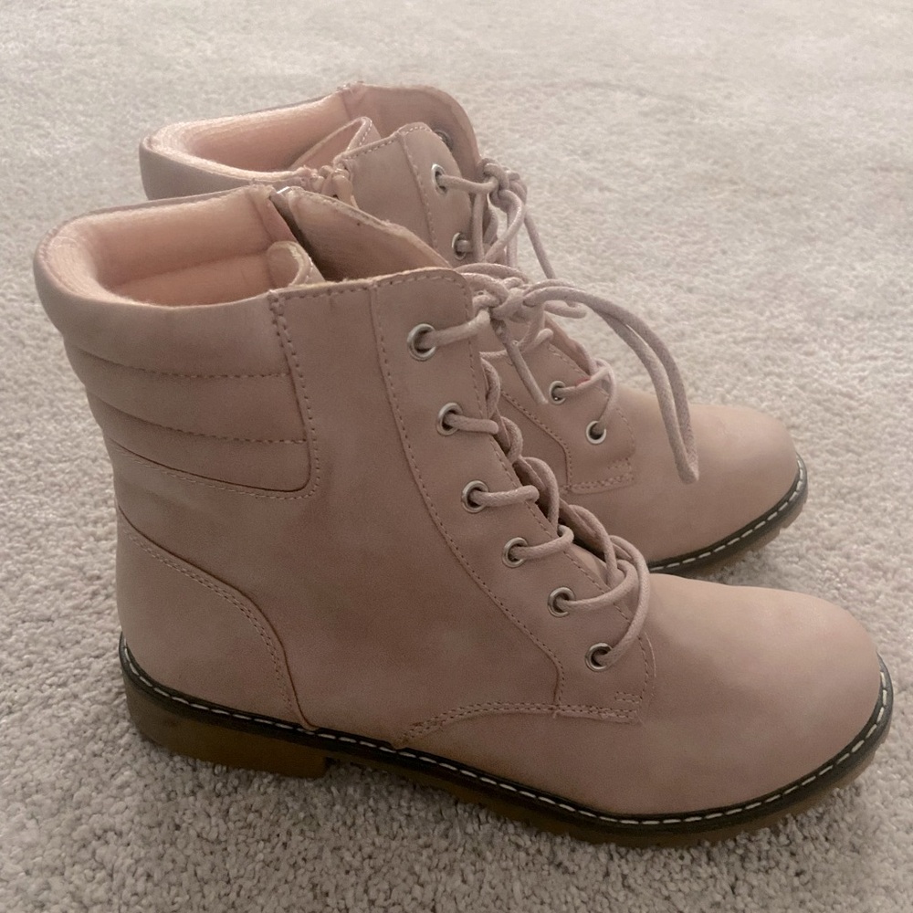 Children’s Place boots, size 5